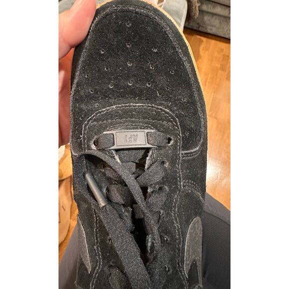 Nike Air Force 1 Suede Black Gum Size 8.5 Womens 7 Mens EUC Suede Upper - Picture 12 of 13
